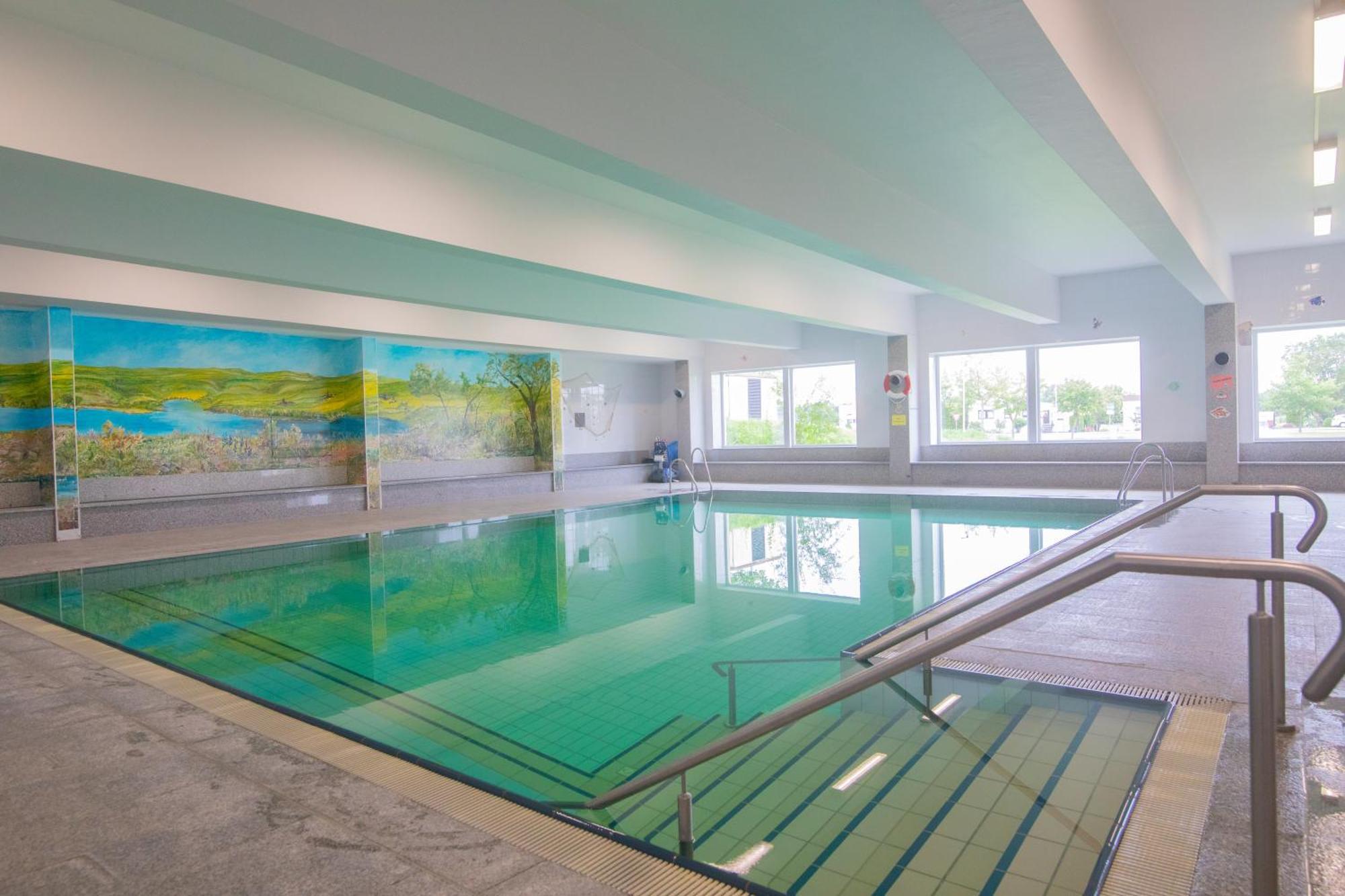 Hotel Reuterhof Reuterstadt Stavenhagen ภายนอก รูปภาพ