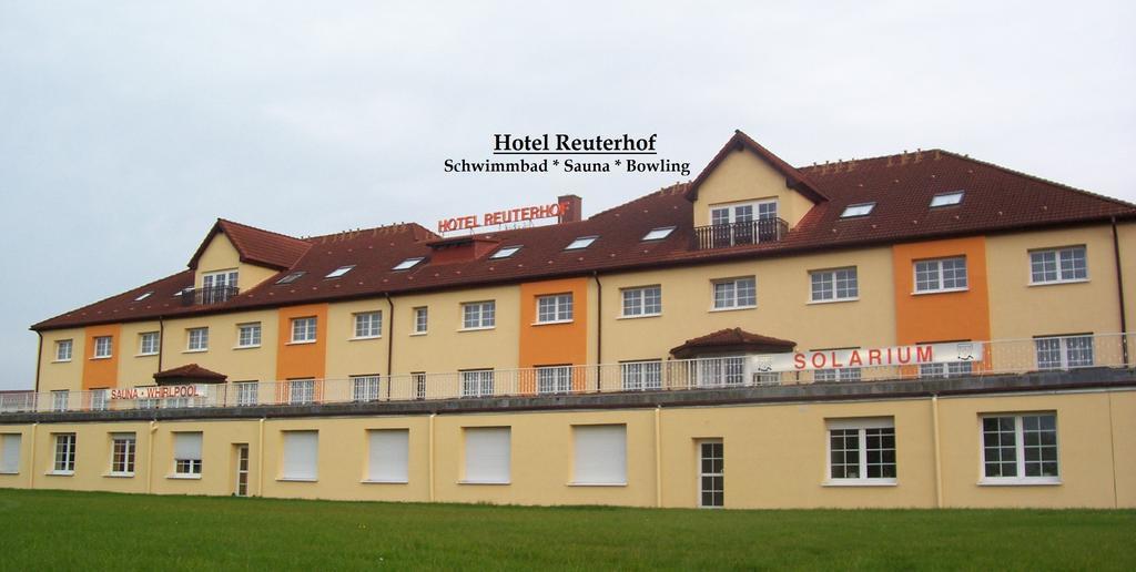 Hotel Reuterhof Reuterstadt Stavenhagen ภายนอก รูปภาพ